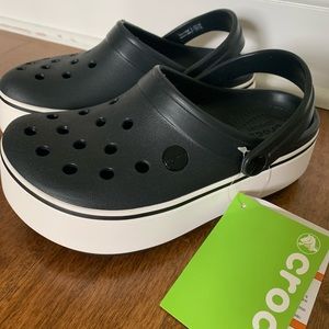 Crocs Women size 5 crocband platform black
